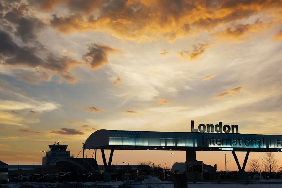 Airport-in-London.jpg