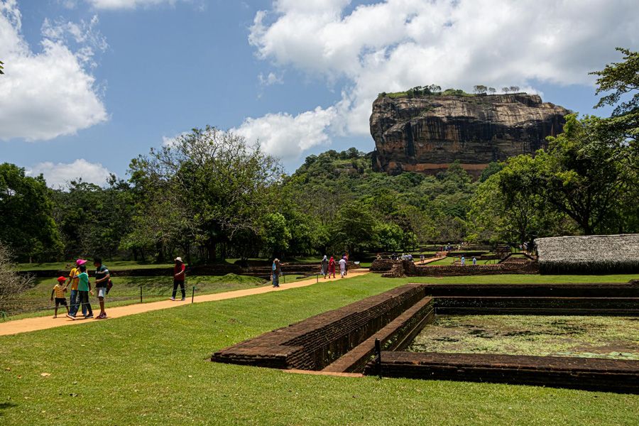 Sigiriya-Rock-Fortress,-Sri-Lanka.jpg