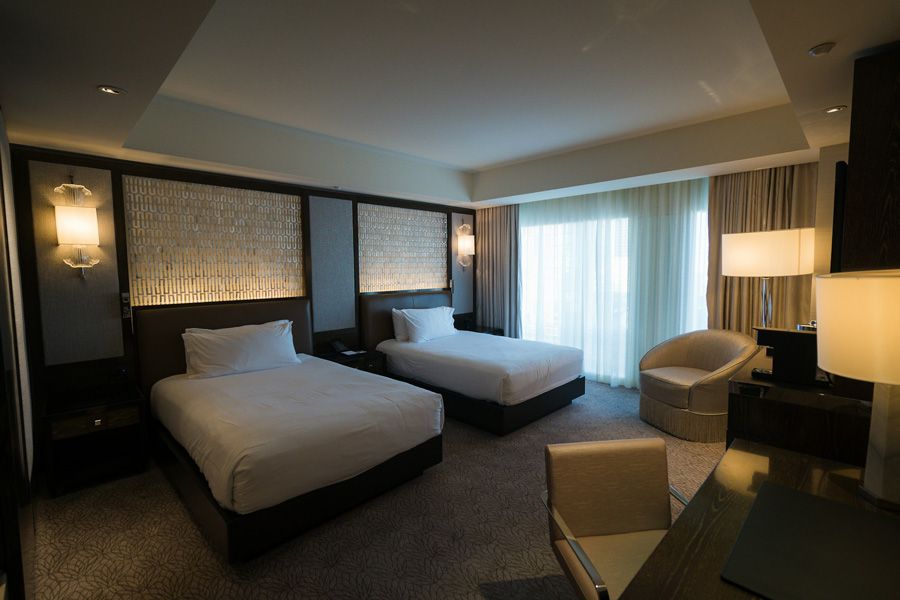 hilton-hotel-room.jpg