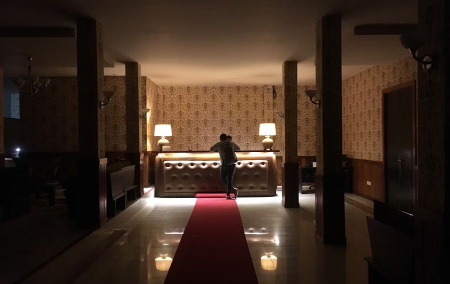 hilton-lobby-checkin.jpg