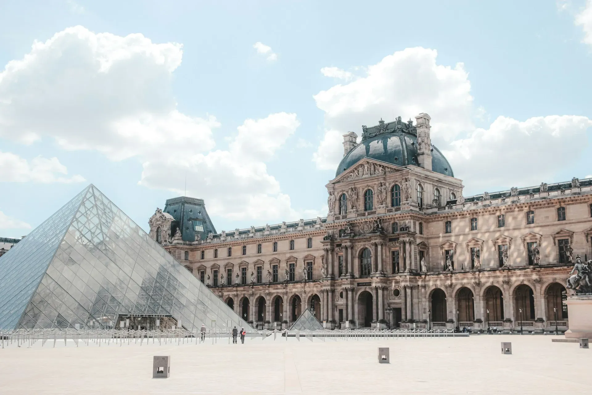 mathias-reding-dQrI7EXPf2c-unsplash.webp
